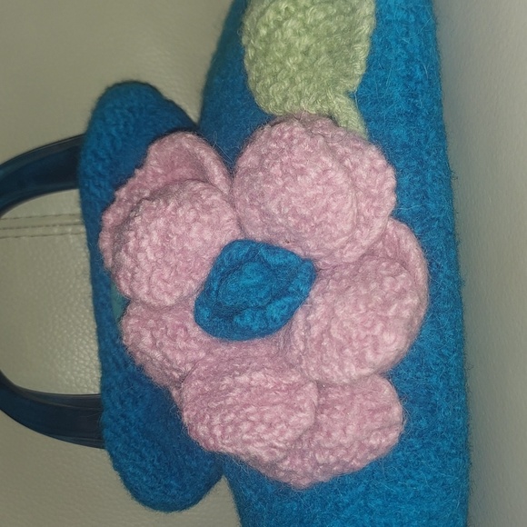 Hand made boucle wool purse - Picture 3 of 4